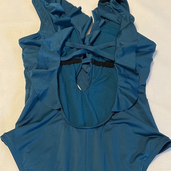 Woman’s Shade And Shore Plunge Ruffle Teal One Piece Swimsuit Size Small - Picture 6 of 10
